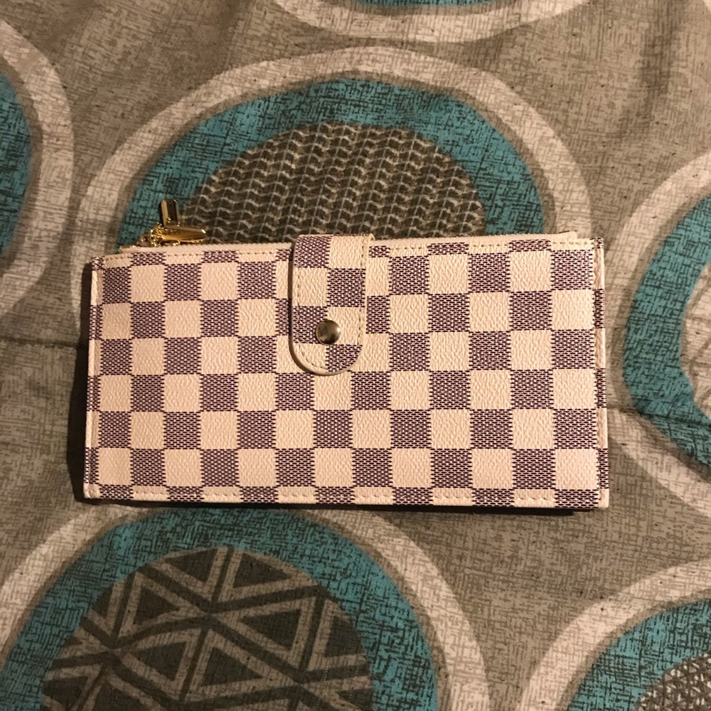 Daisy Rose Wallet